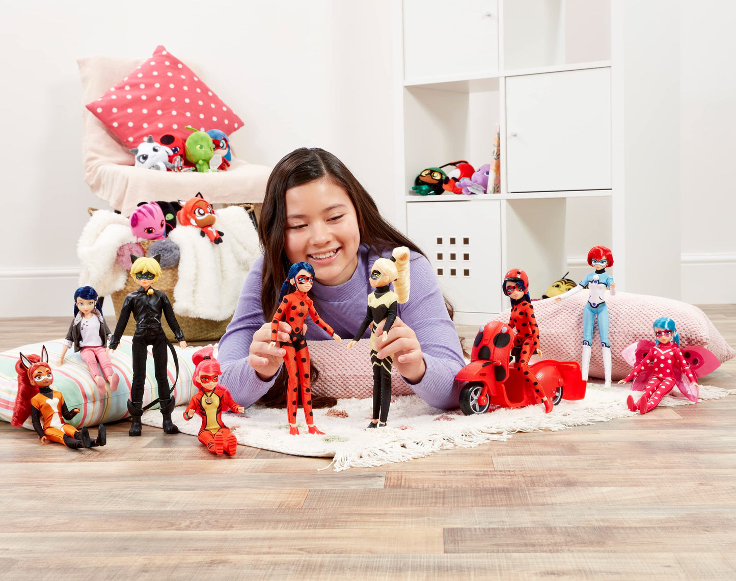 Bandai Miraculous Ladybug Fashion Doll - 26cm Articulated with Tikki & Accessories