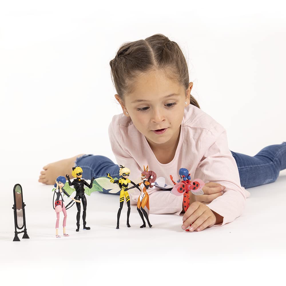 Bandai Miraculous Queen Bee Doll 12cm – Chloe Queen Bee Toy with Wings & Spinning Top | Collectible 9-Character Line
