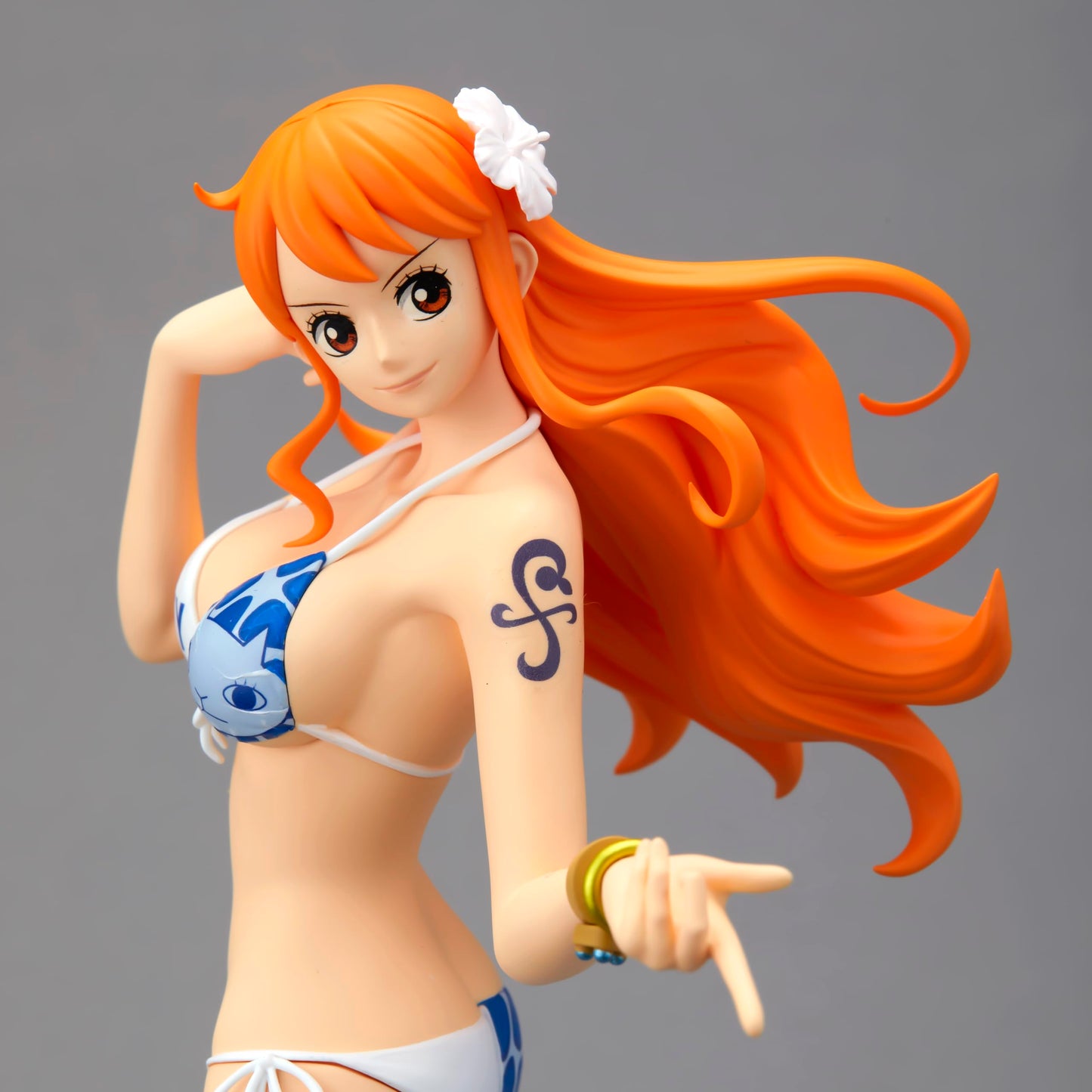 Banpresto One Piece Nami Splash Style Figure – Glitter & Glamours, 9.1" Tall (Official Bandai Spirits)