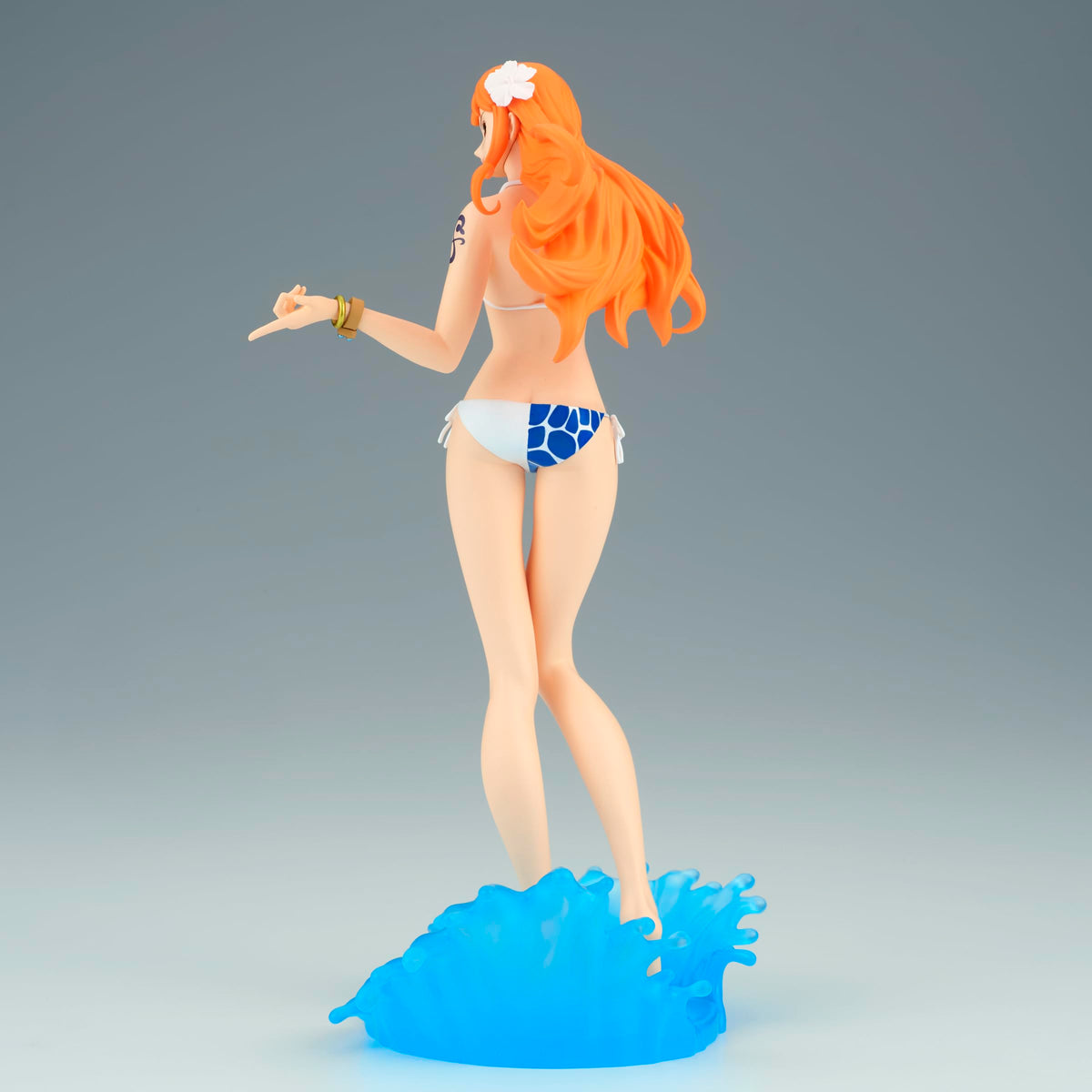 Banpresto One Piece Nami Splash Style Figure – Glitter & Glamours, 9.1" Tall (Official Bandai Spirits)