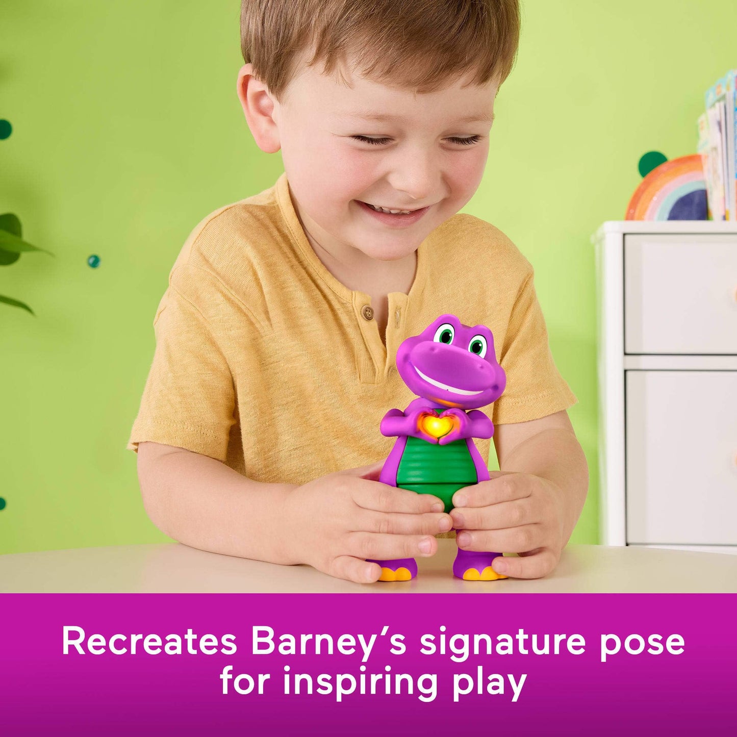 Barneys World Musical Toy - Heart Hands Barney Figure, 5.7-Inch, Lights & Phrases for Ages 2+