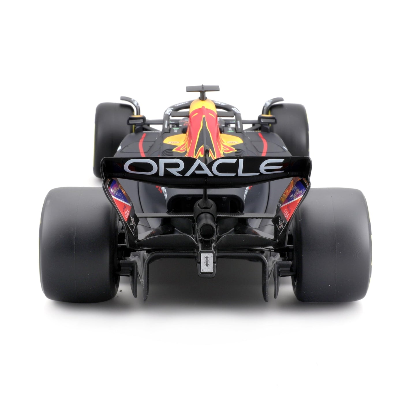 Bburago 1:18 RB19 Oracle Red Bull Racing Die-Cast Car with Driver Helmet Verstappen #1
