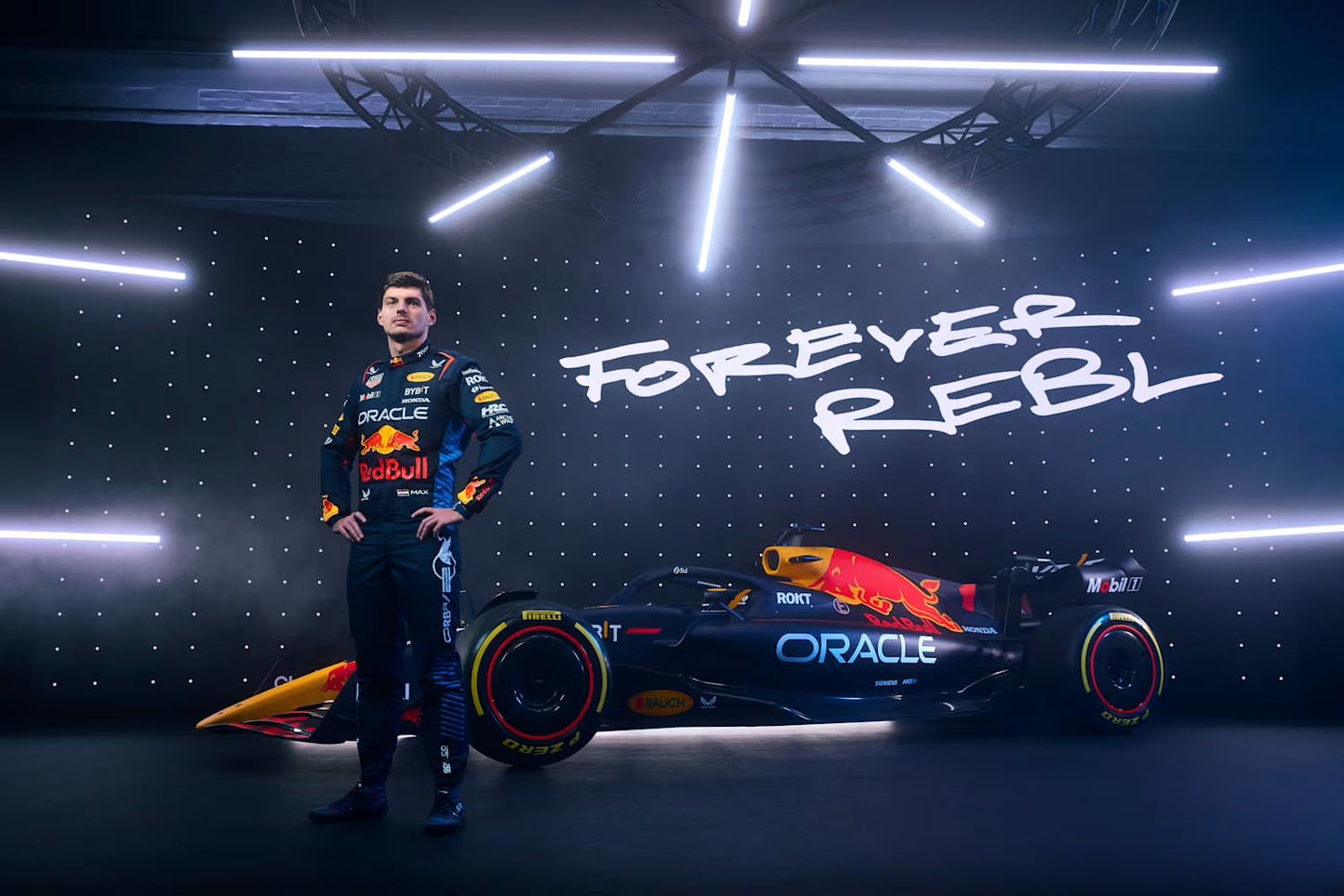 BBurago 1/43 Red Bull Racing RB20 F1 GP 2024 Race Collection – Max Verstappen #1 Diecast Model