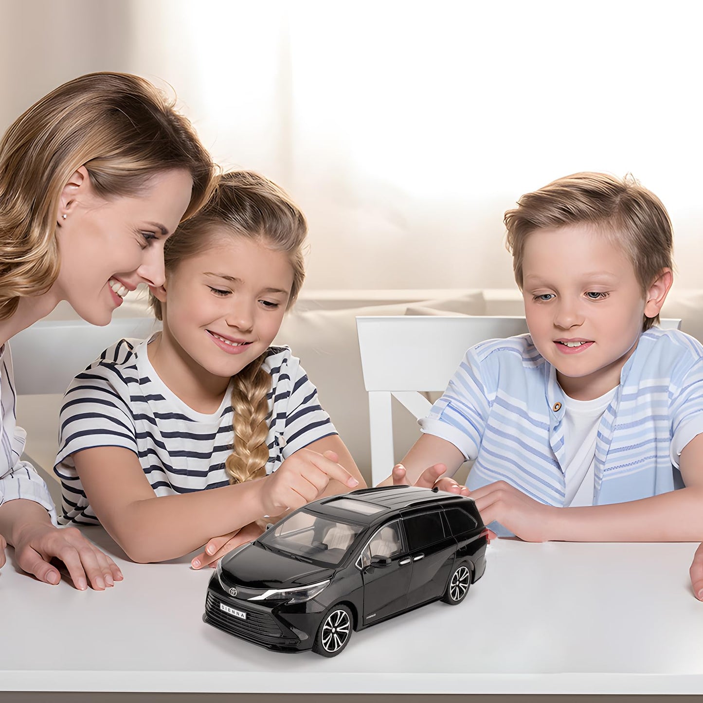 BDTCTK 1:24 Sienna Diecast Car with Pull-Back, Lights & Sounds – Gift Black