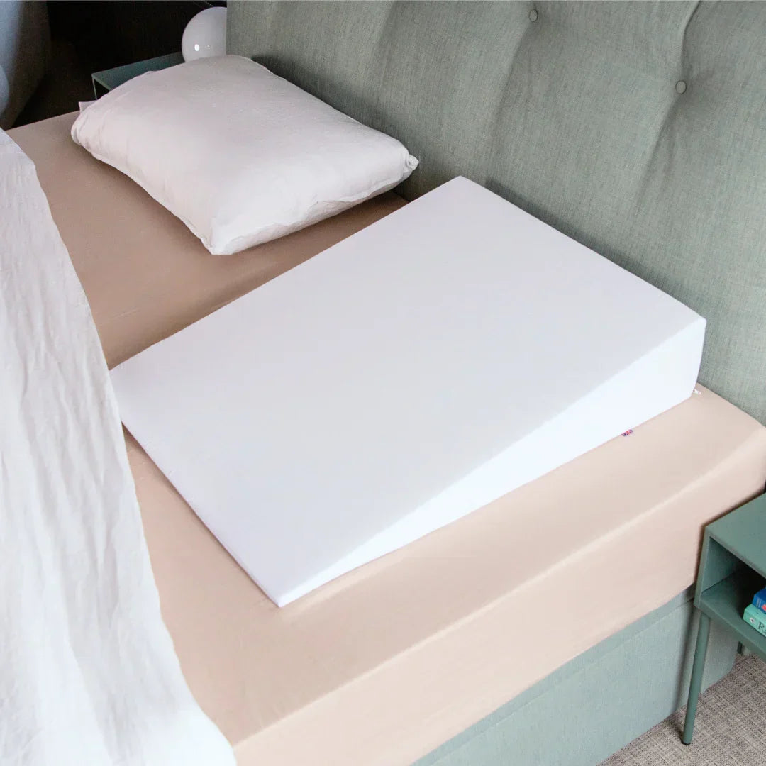 Bed Wedge Pillow – Elevating Support Pillow for Sleeping or Sitting