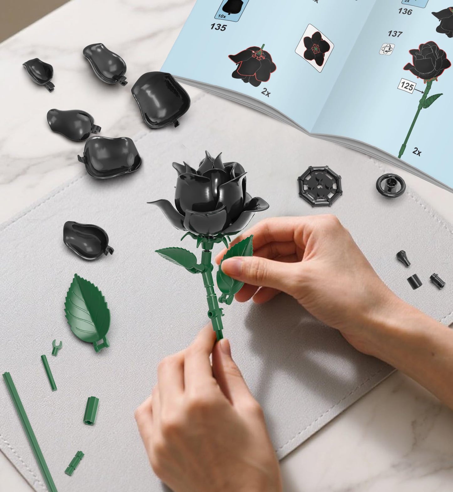 BeepZipp Black Roses Building Set – Lego-Compatible Bouquet, Gift Idea