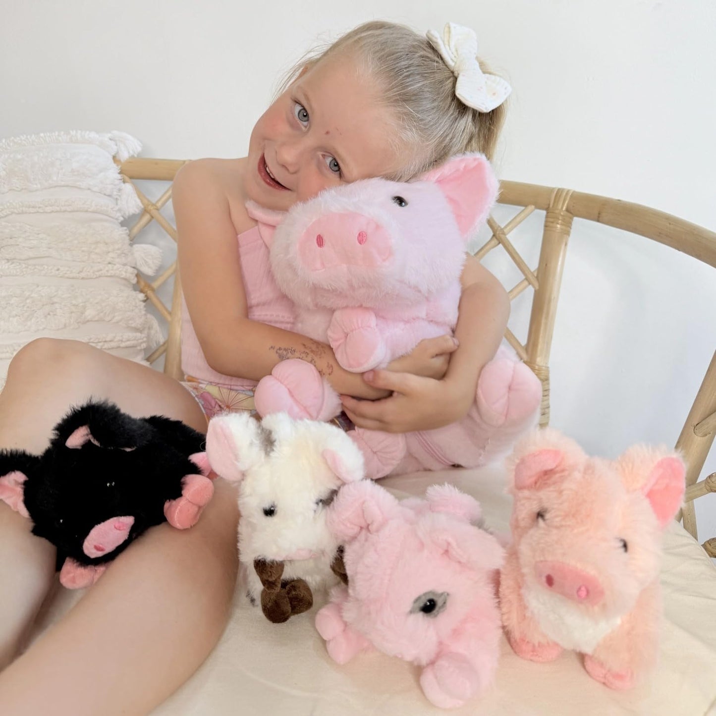 BENINY Pink Mama Pig Plush with 4 Piglets | 16-Inch Zippered Tummy Toy