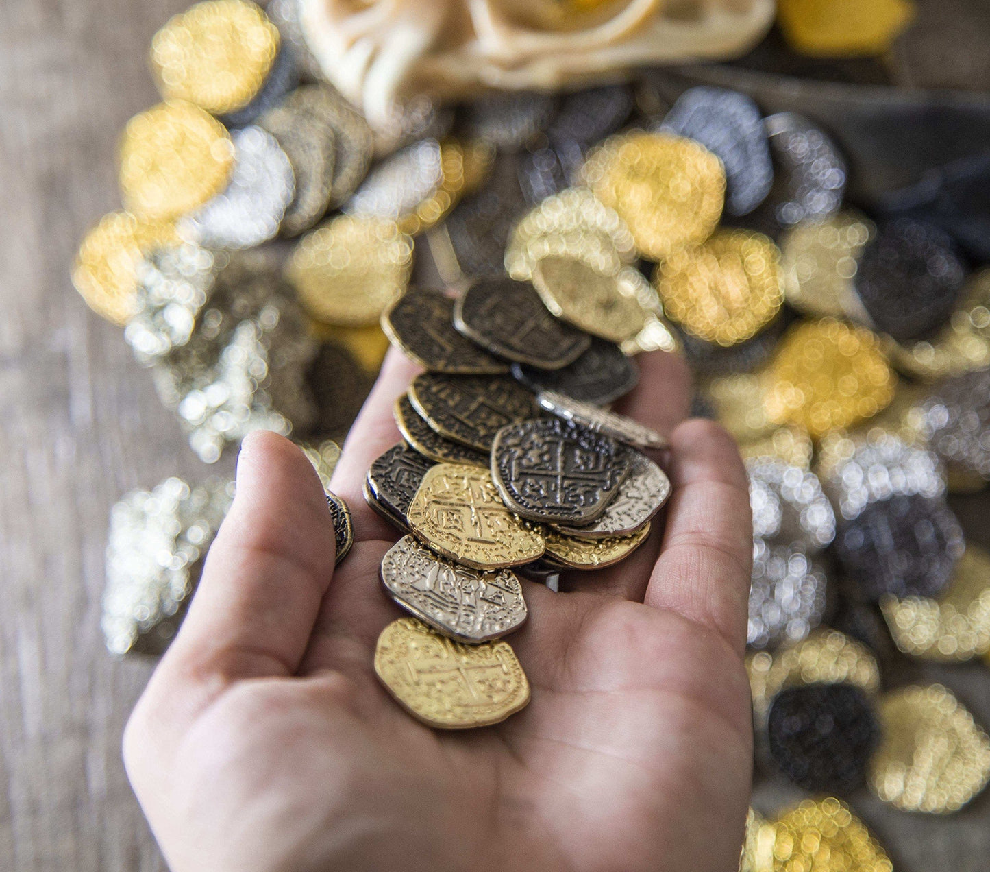 Beverly Oaks 200 Pirate Coins - Gold & Silver Doubloon Replicas