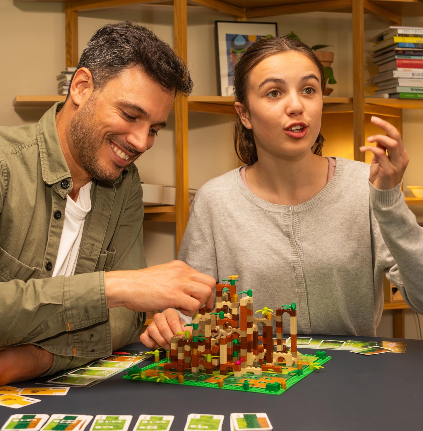 Bezzerwizzer Monkey Palace – LEGO Brick-Build Board Game for 2-4 Players, 45 Minutes