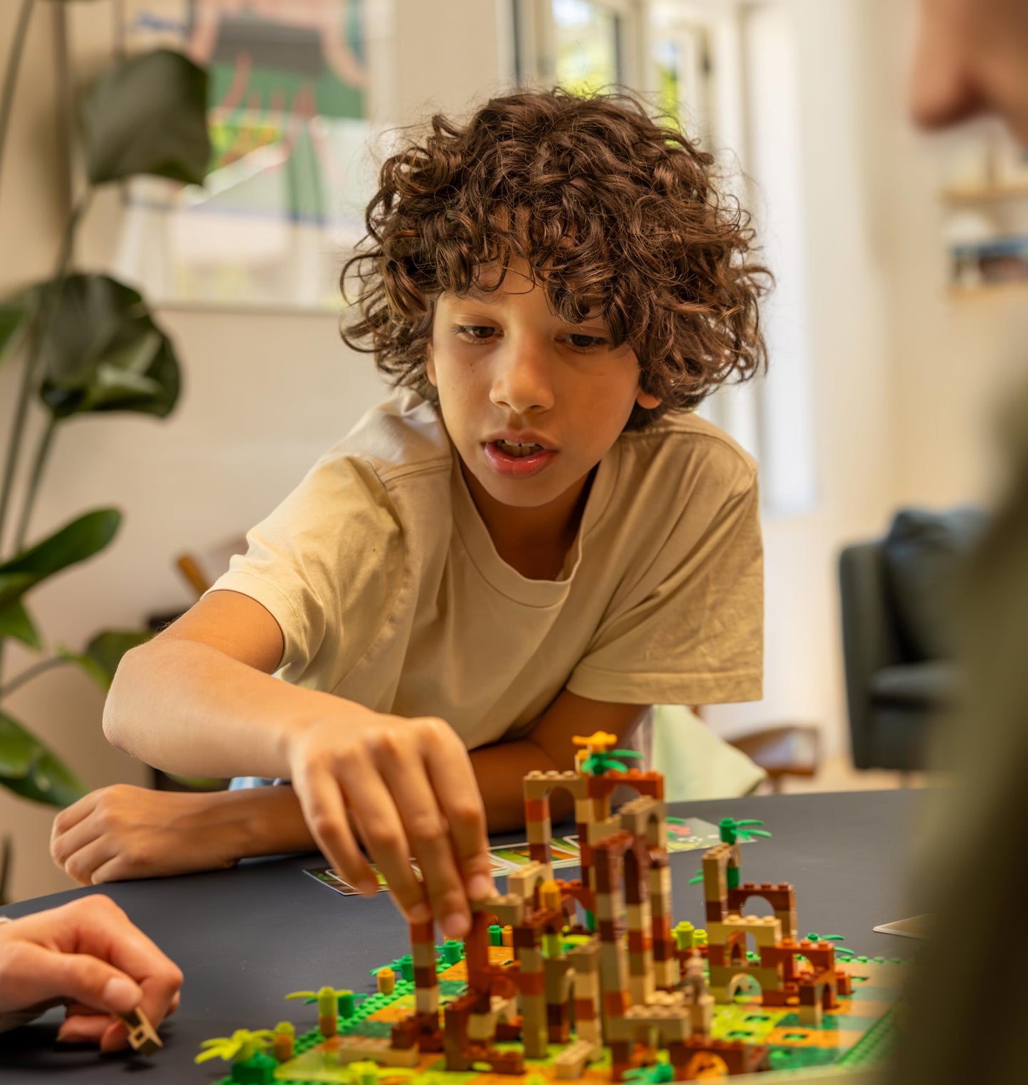 Bezzerwizzer Monkey Palace – LEGO Brick-Build Board Game for 2-4 Players, 45 Minutes