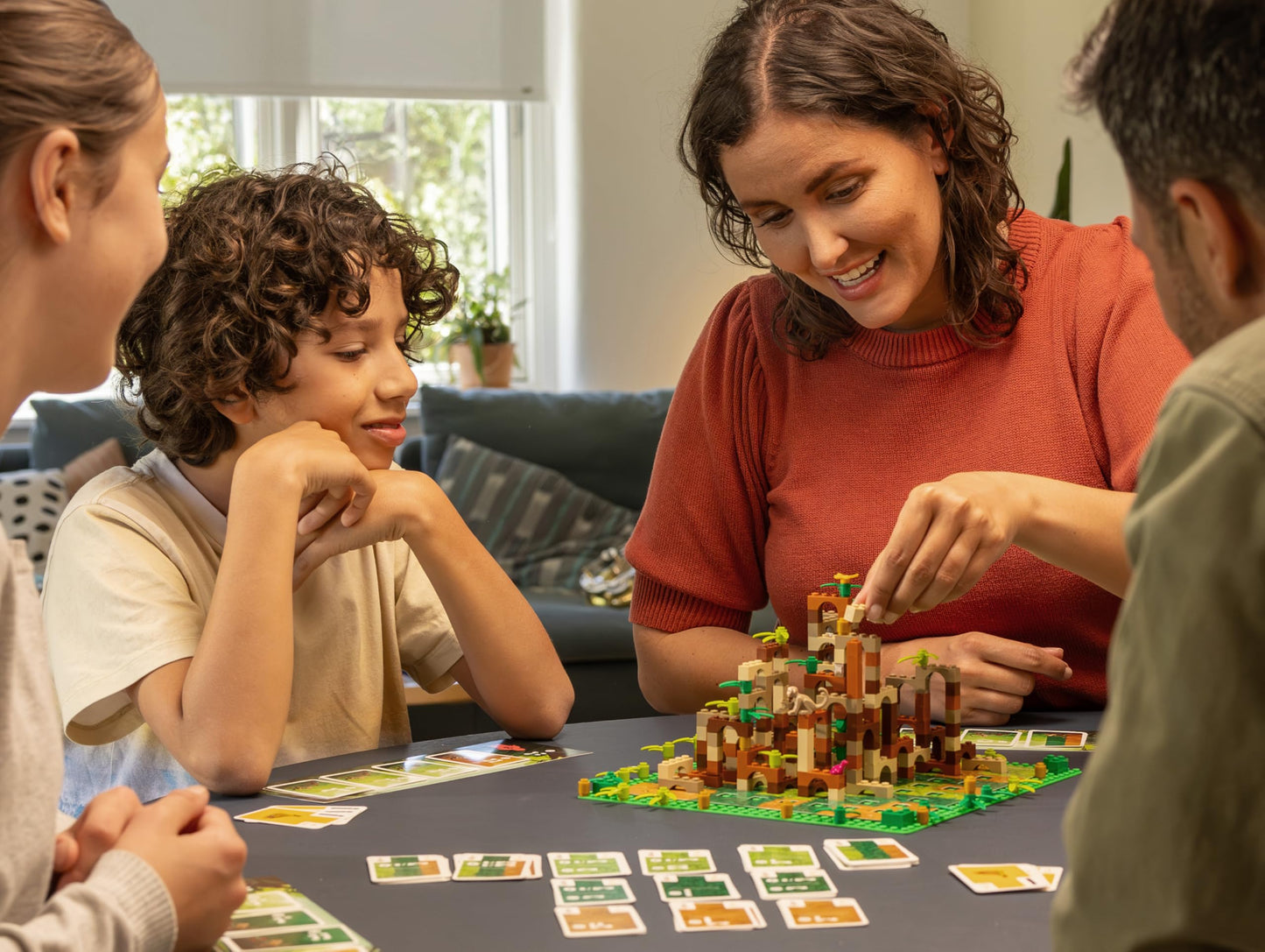 Bezzerwizzer Monkey Palace – LEGO Brick-Build Board Game for 2-4 Players, 45 Minutes
