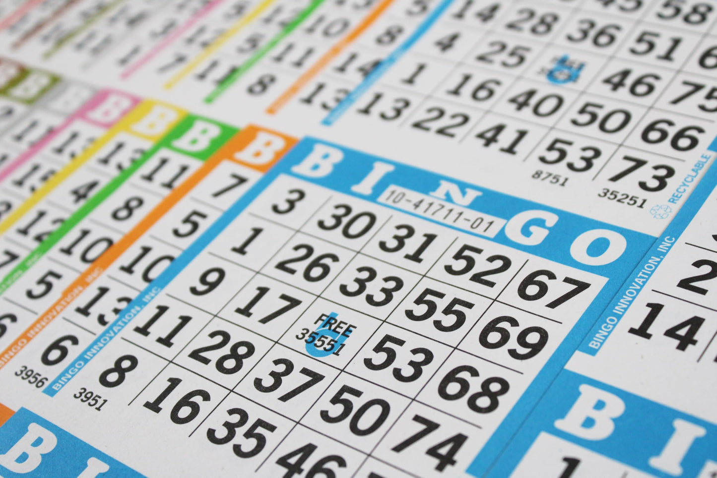 Bingo Innovation Bingo Books – 100 Disposable Game Books, 6 Faces per Sheet, 60 Games per Book