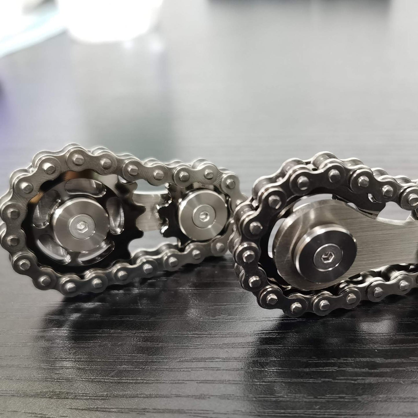 Bitopbi Sprocket Fidgets Chain – Stainless Steel Gunmetal Fidget Cube & Gear Linkage Desk Toy