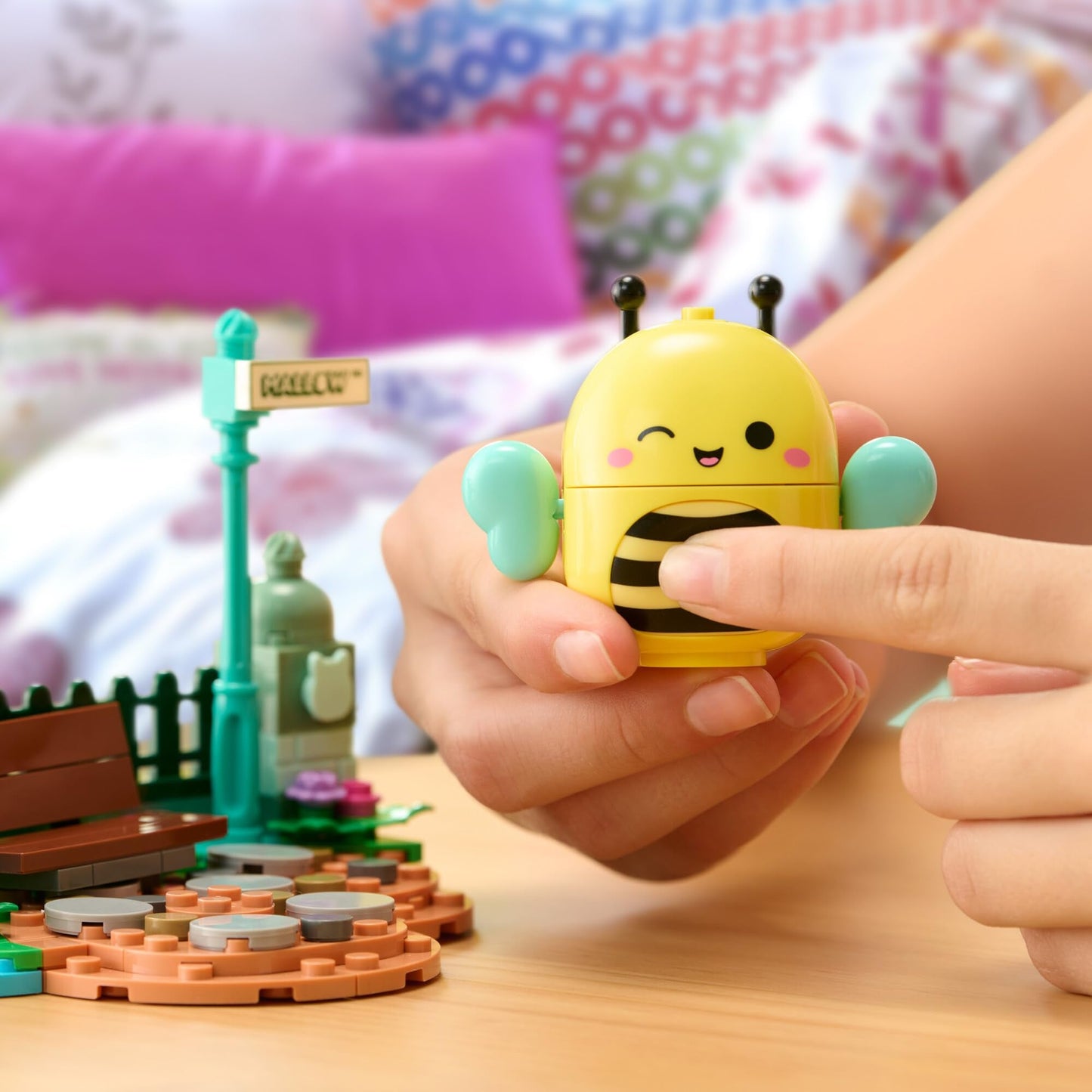 BLDR Squishmallows Sunny’s Park Life Building Set – Sunny the Bee Figure | 8+