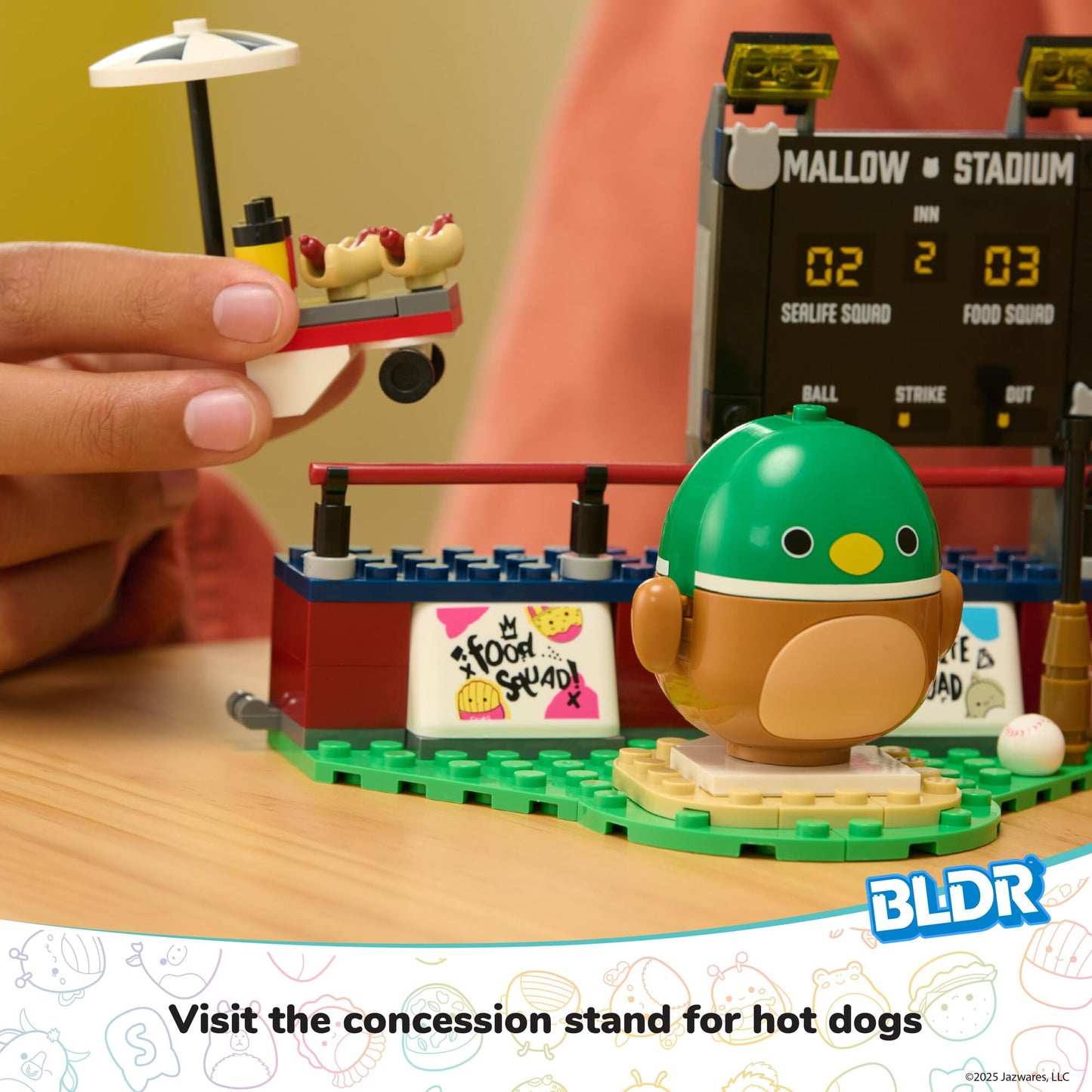 BLDR Avery’s Ball Game Building Set – Avery the Mallard Squishmallows Figure (8+)