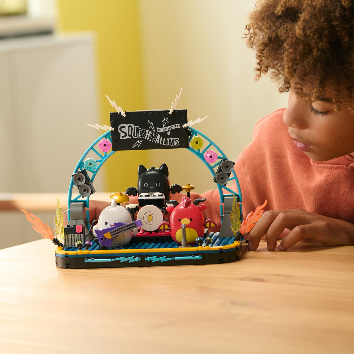 BLDR Squish Tour Concert Building Set – 375-Piece with Emily, Gordon & Jarik