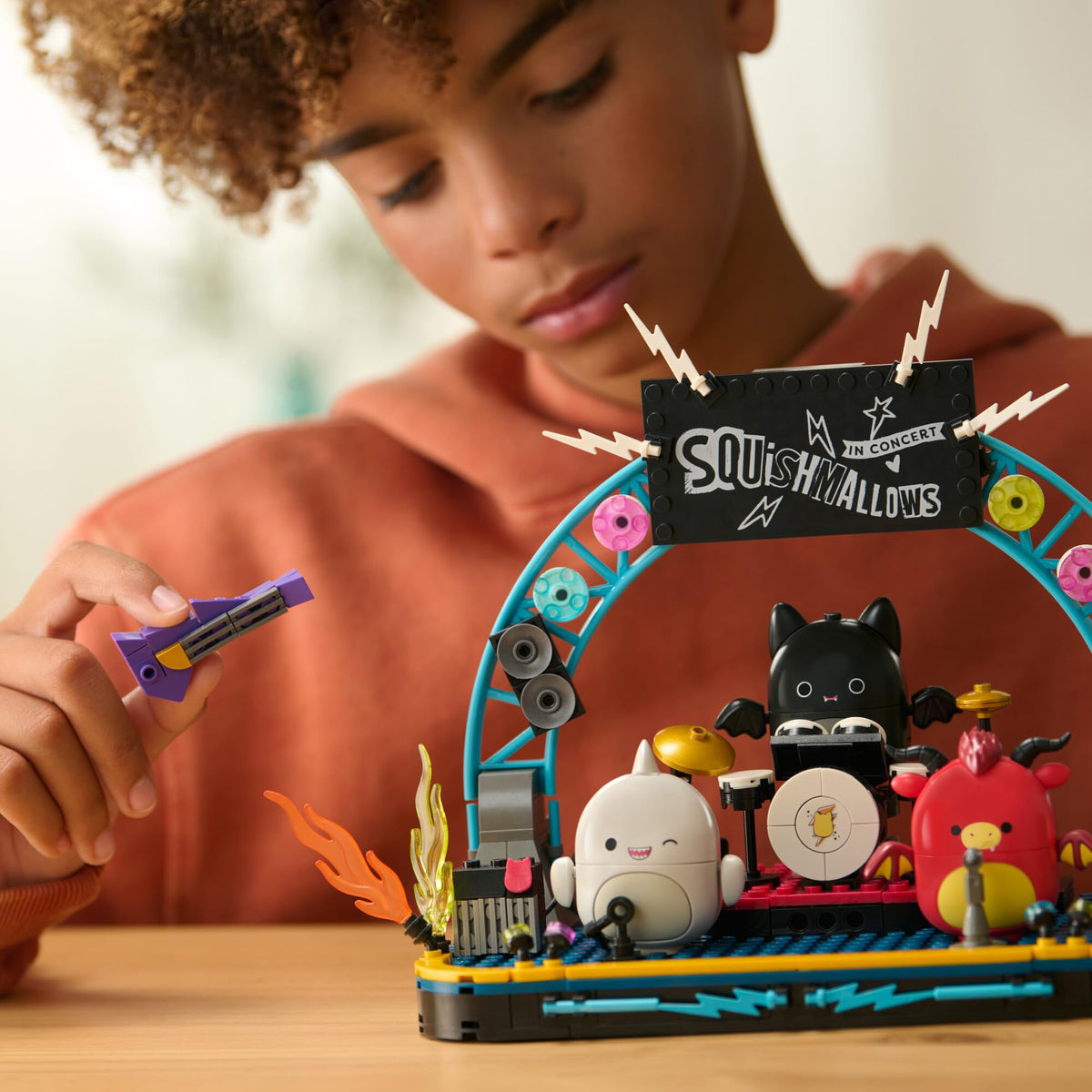 BLDR Squish Tour Concert Building Set – 375-Piece with Emily, Gordon & Jarik