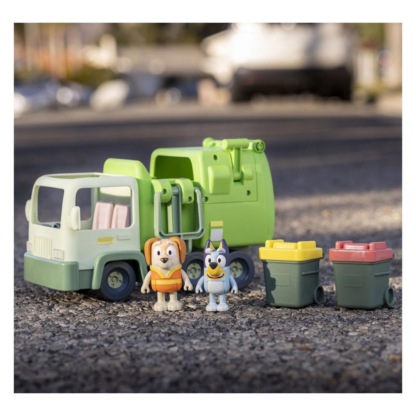 Bluey Garbage Truck Playset – 2.5 Inch Bluey & Bin Man Figures, Multicolor