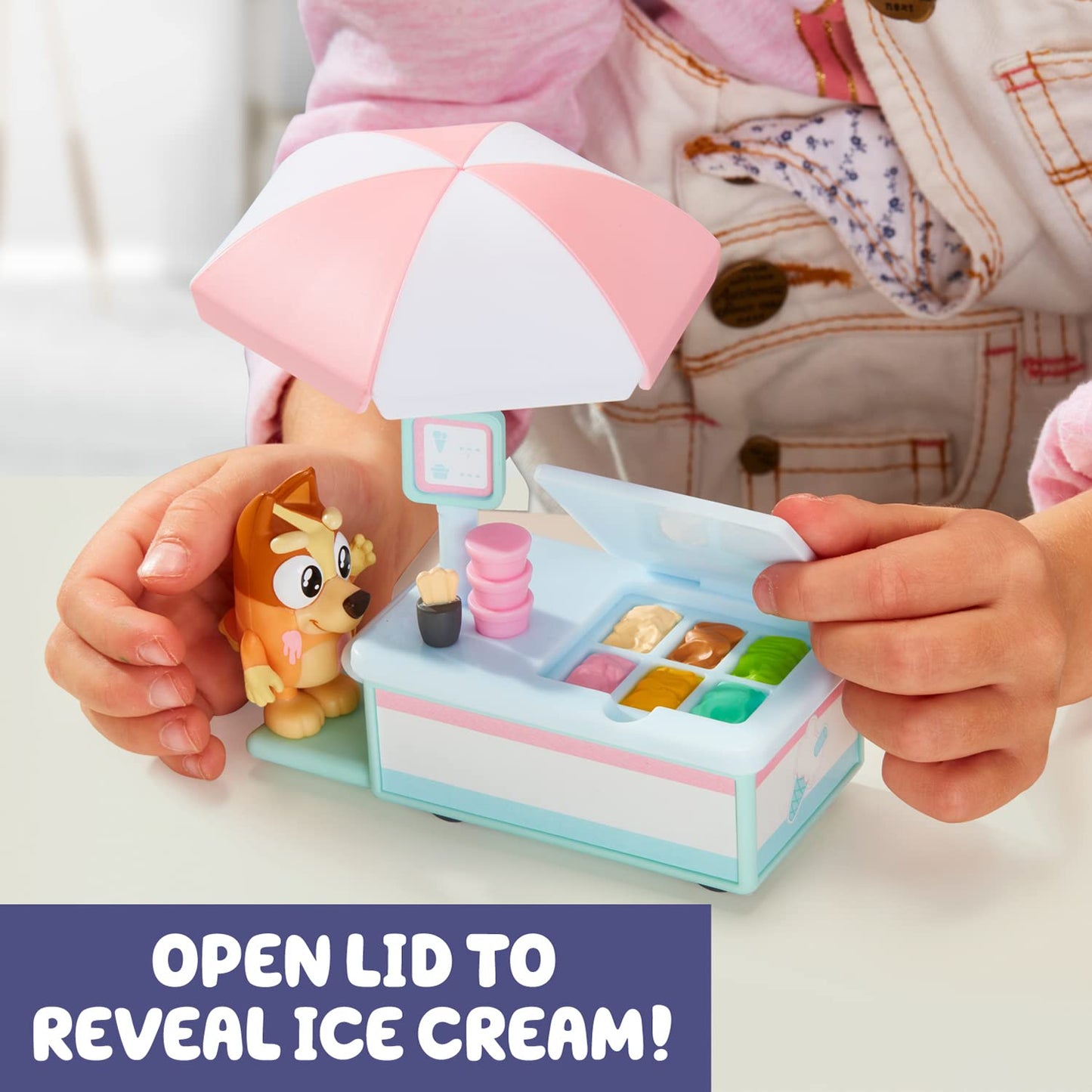 Bluey Vehicle & Figures Ice Cream Cart Playset – Portable Ice Cream Truck with 2.5-Inch Bingo Figure