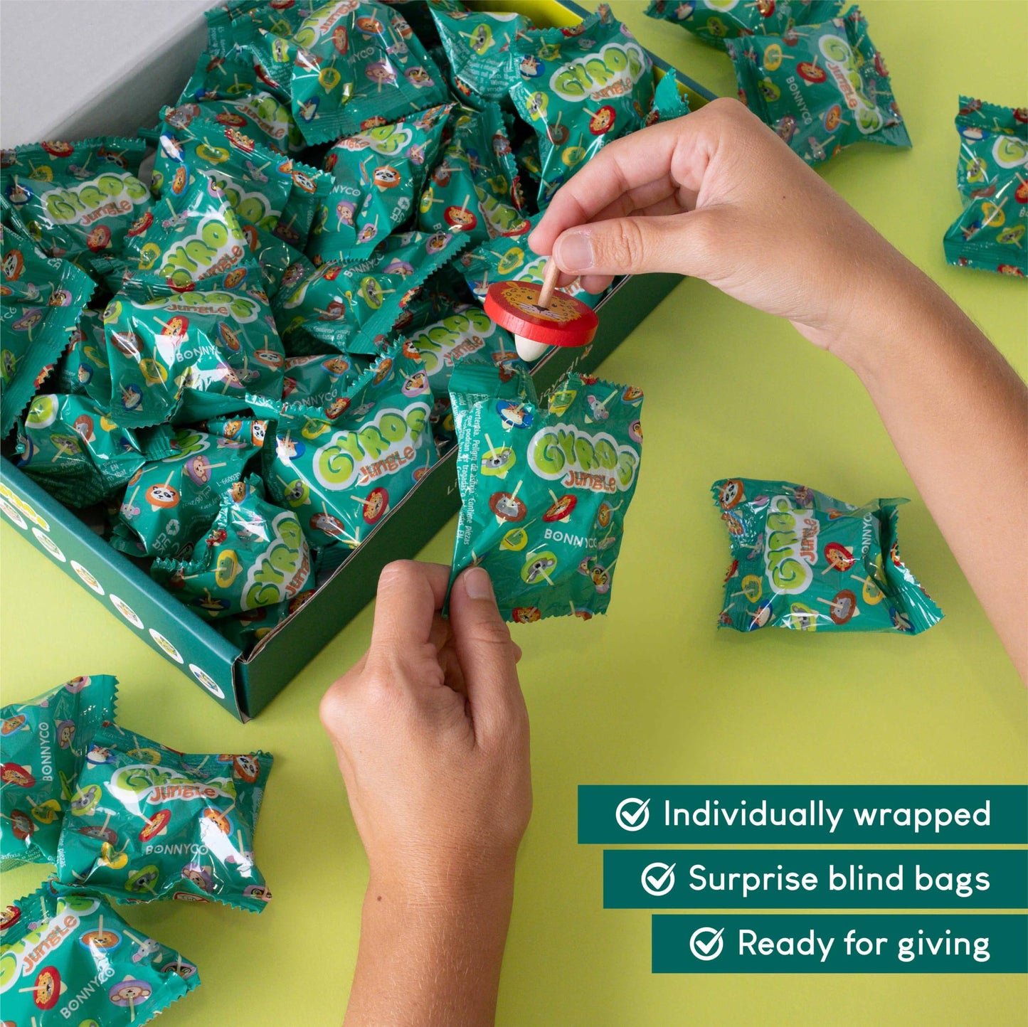 BONNYCO Wood Spinning Top 40 Pack Jungle – Party Favors, Goody Bags & Classroom Prizes
