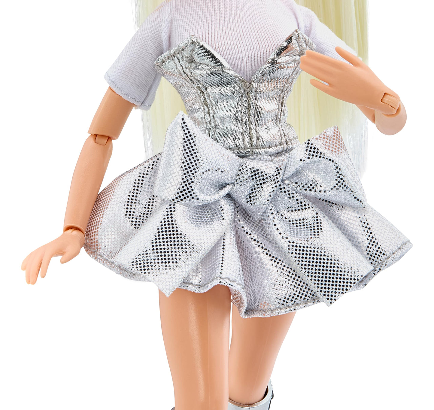 Bratz Charmz Cloe Fashion Doll with Collectible Charm Bracelet | Mix & Match Bling