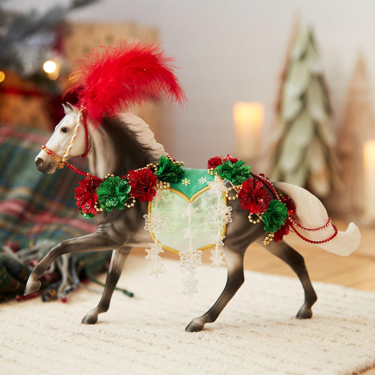 Breyer Horses 2025 Holiday Collection – Christmas in Bloom, Limited Edition 1:9 Scale