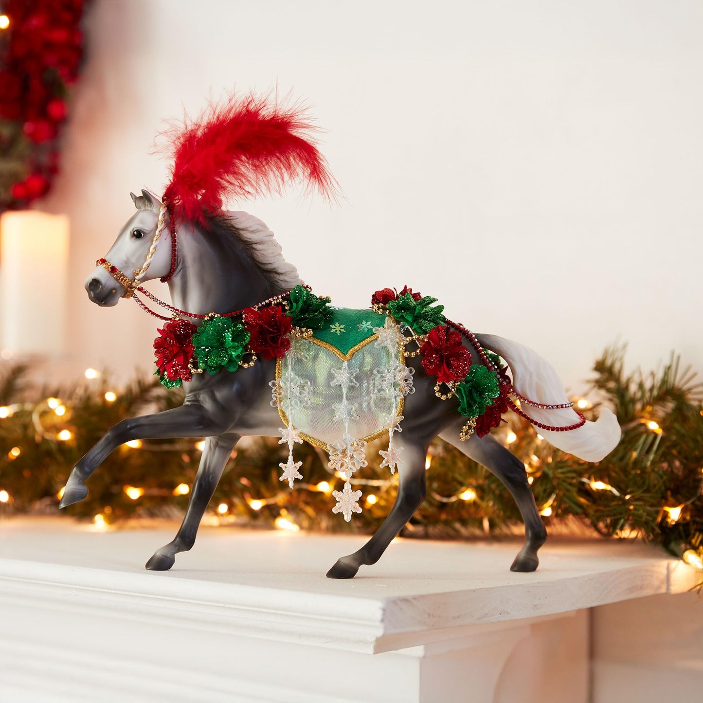 Breyer Horses 2025 Holiday Collection – Christmas in Bloom, Limited Edition 1:9 Scale