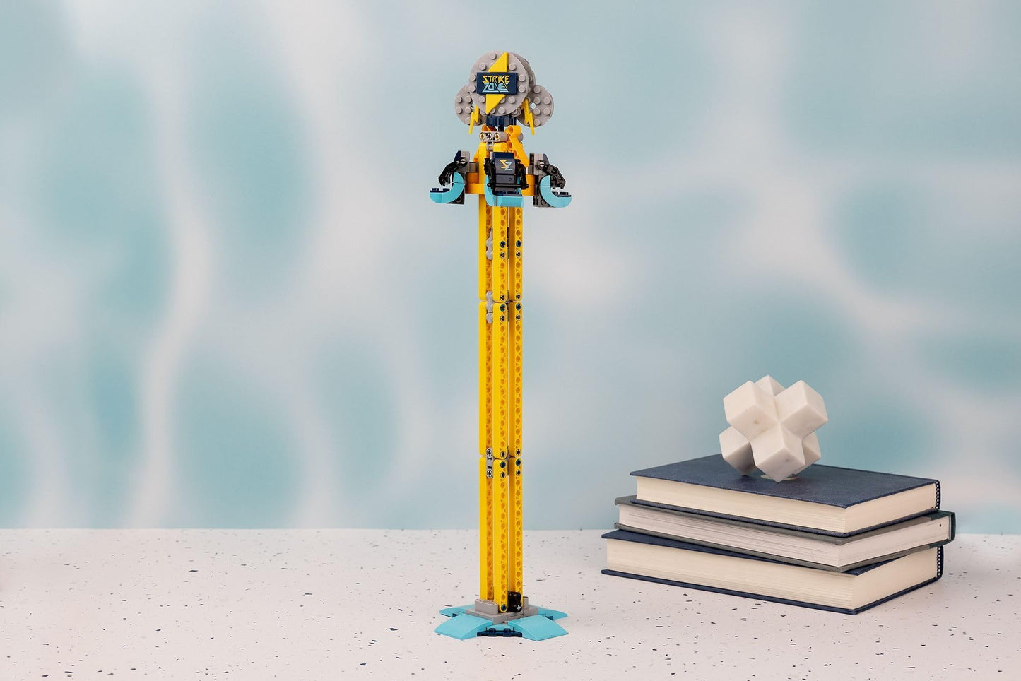 Brick Loot Strike Zone Drop Tower – 198 Pieces | LEGO-Compatible Amusement Park Model