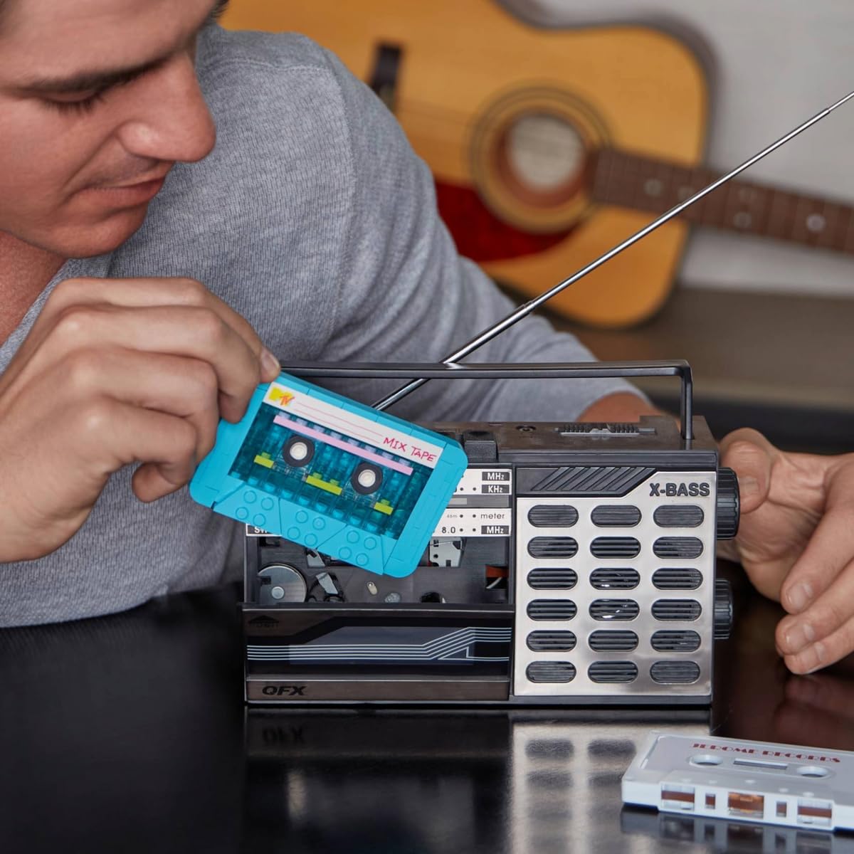 BrickCraft MTV Cassette Tape Building Set – 96-Piece Retro 80s Display Kit