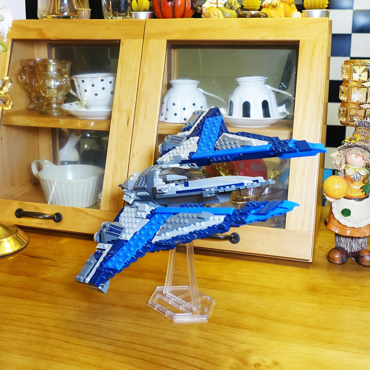 BrickVisions Display Stand for LEGO Sets – Transparent Plastic, Angled 15° Tilt