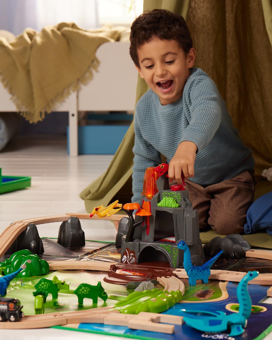 BRIO World Dinosaur Deluxe Set – 44-Piece FSC-Certified Wooden Train