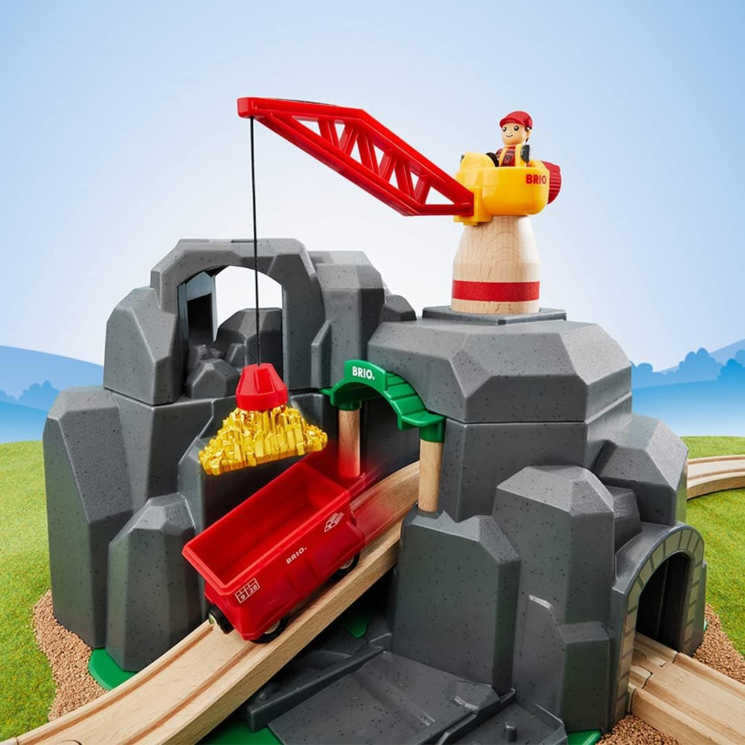 BRIO World Crane & Mountain Tunnel – 7-Piece Toy Train Accessory | FSC Beech Wood | Ages 3+