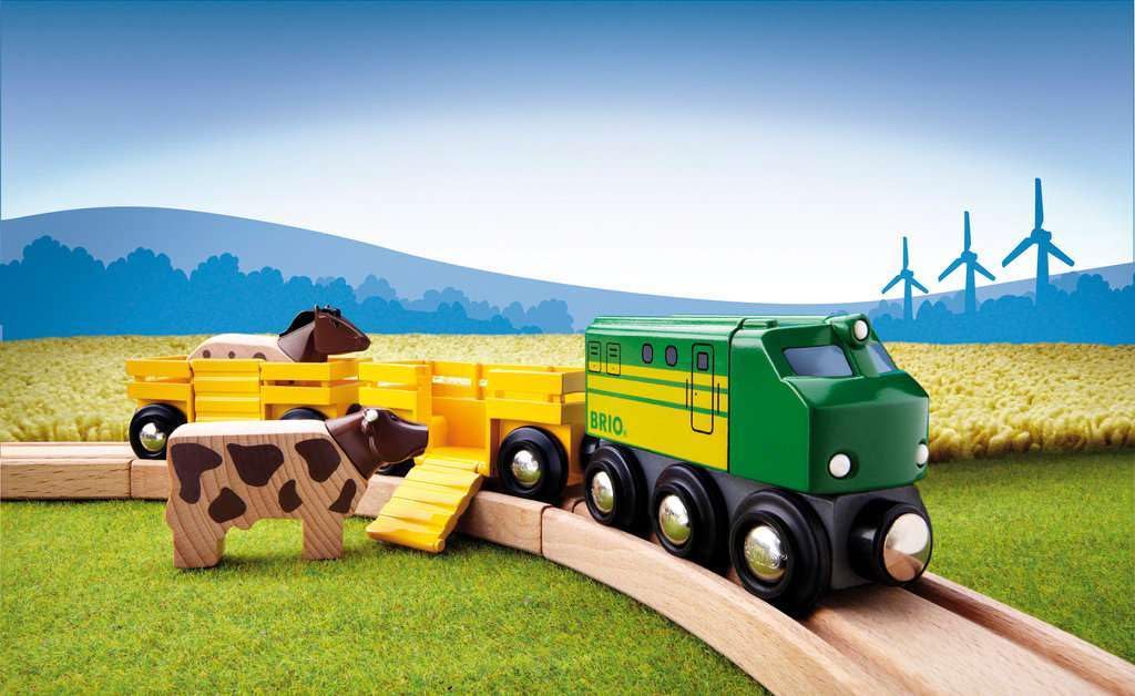 BRIO World Farm Train Set - 5-Piece FSC-Certified Wood | Compatible with All Wooden Railway Sets | Ages 3+