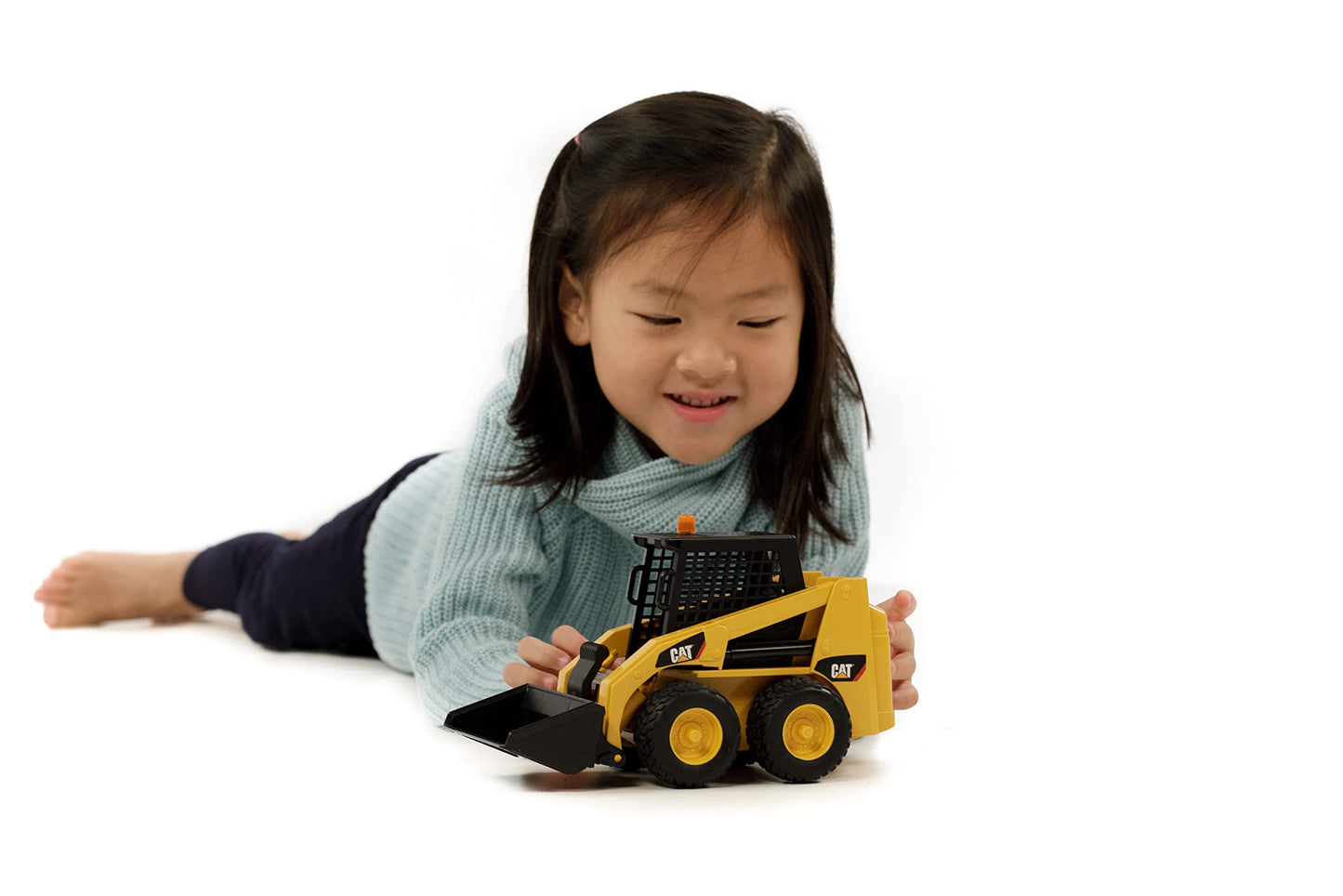 Bruder 02482 Caterpillar Skid Steer Loader – 1:16 Scale with Realistic Arm & Detachable Bucket