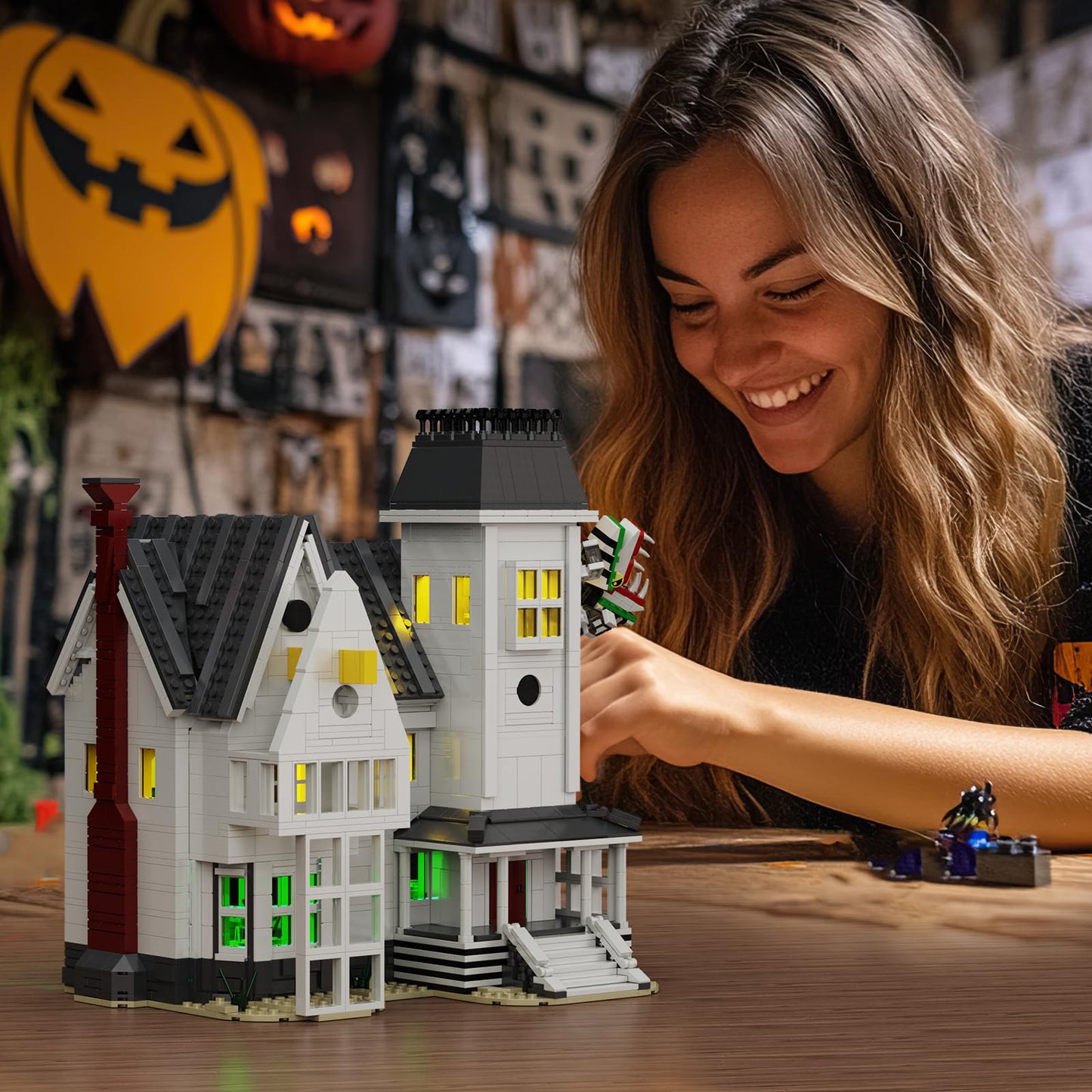 BVANFKJGR Horror Beetle House Building Blocks Set – Betelgeuse Sandworm & Lydia Deetz, 1851pcs