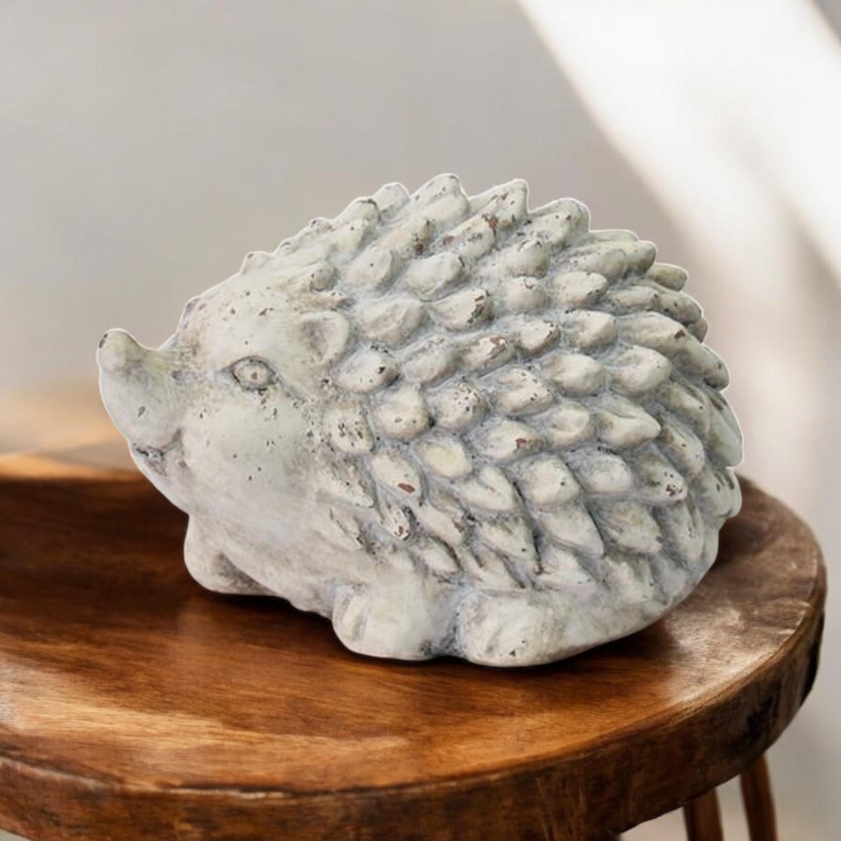 21CM CREAM CEMENT HEDGEHOG