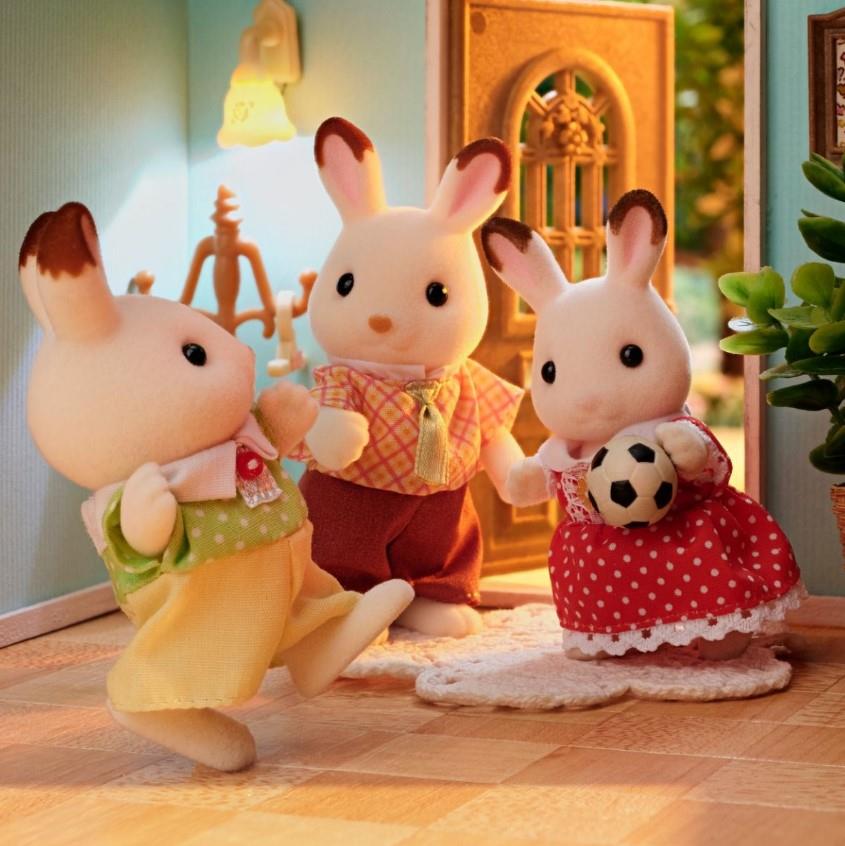 Sylvanian Families Chocolate Rabbit Family Toy Playset for Ages 3 & Up