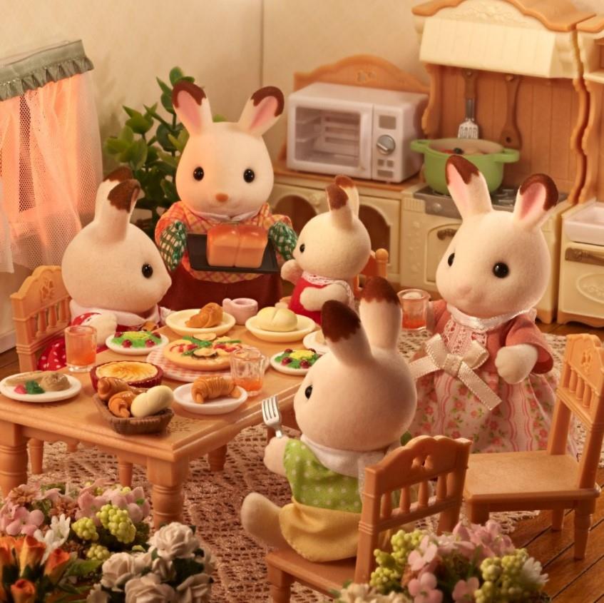 Sylvanian Families Chocolate Rabbit Family Toy Playset for Ages 3 & Up