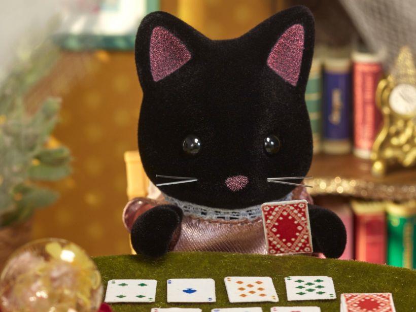 Sylvanian Families Midnight Cat Family Toy Playset for Ages 3 and Up