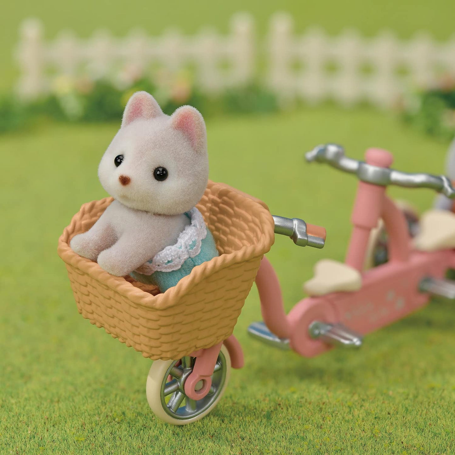 Calico Critters Husky Twin Tandem Cycling Set – Dollhouse Playset with Figures