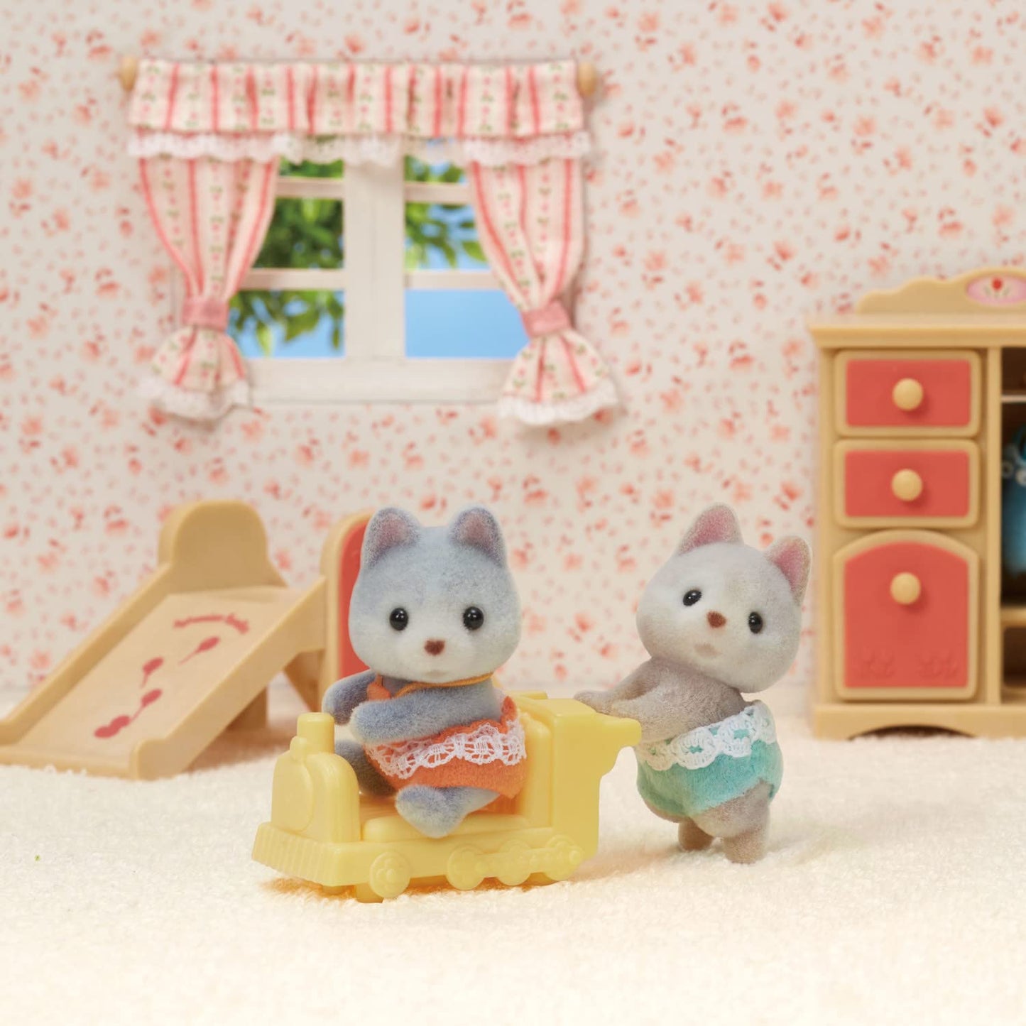 Calico Critters Husky Twins – Set of 2 Collectible Doll Figures with Pushcart