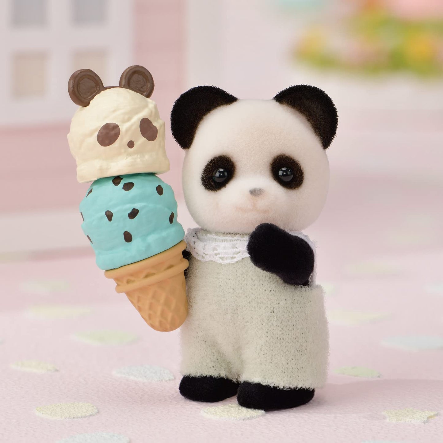 Calico Critters Ice Cream Van – Amusement Park Doll Playset with 28 Accessories