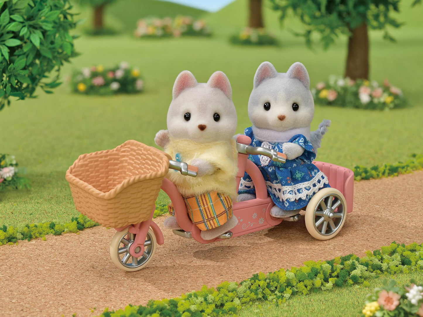 Calico Critters Husky Twin Tandem Cycling Set – Dollhouse Playset with Figures