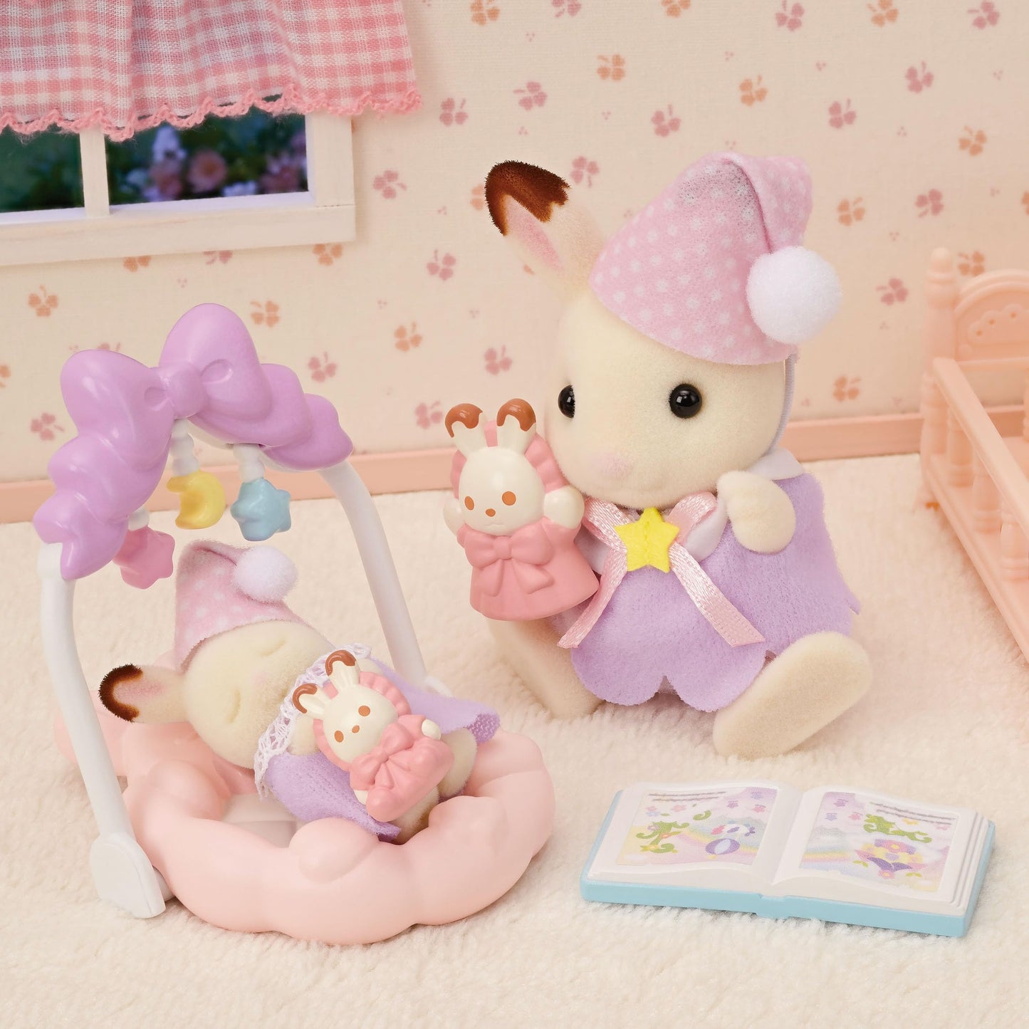 Calico Critters Sleepy Dream Siblings – Bedtime Play Set for 3+