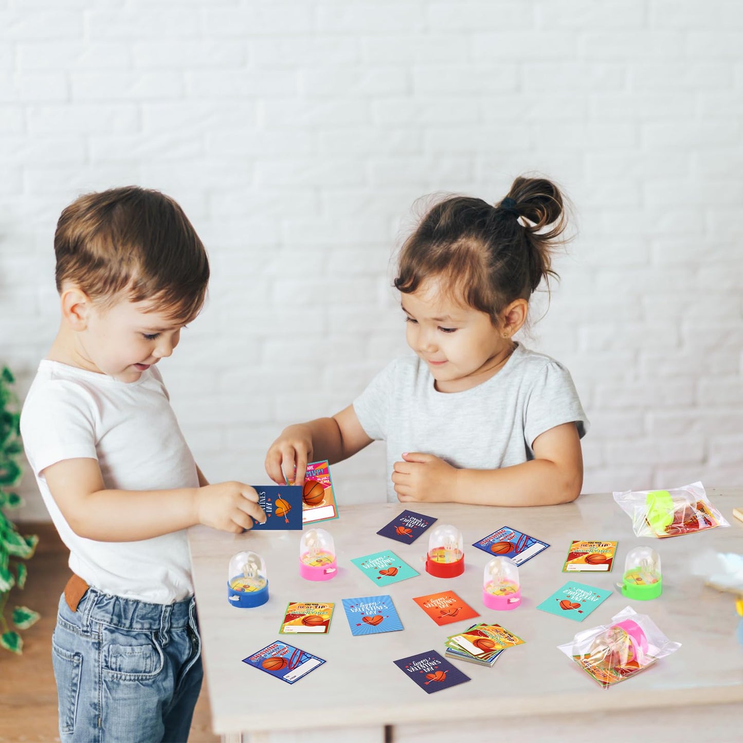 Capoda 36-Pack Valentines Finger Basketball Games & Cards | Classroom Gift Ideas