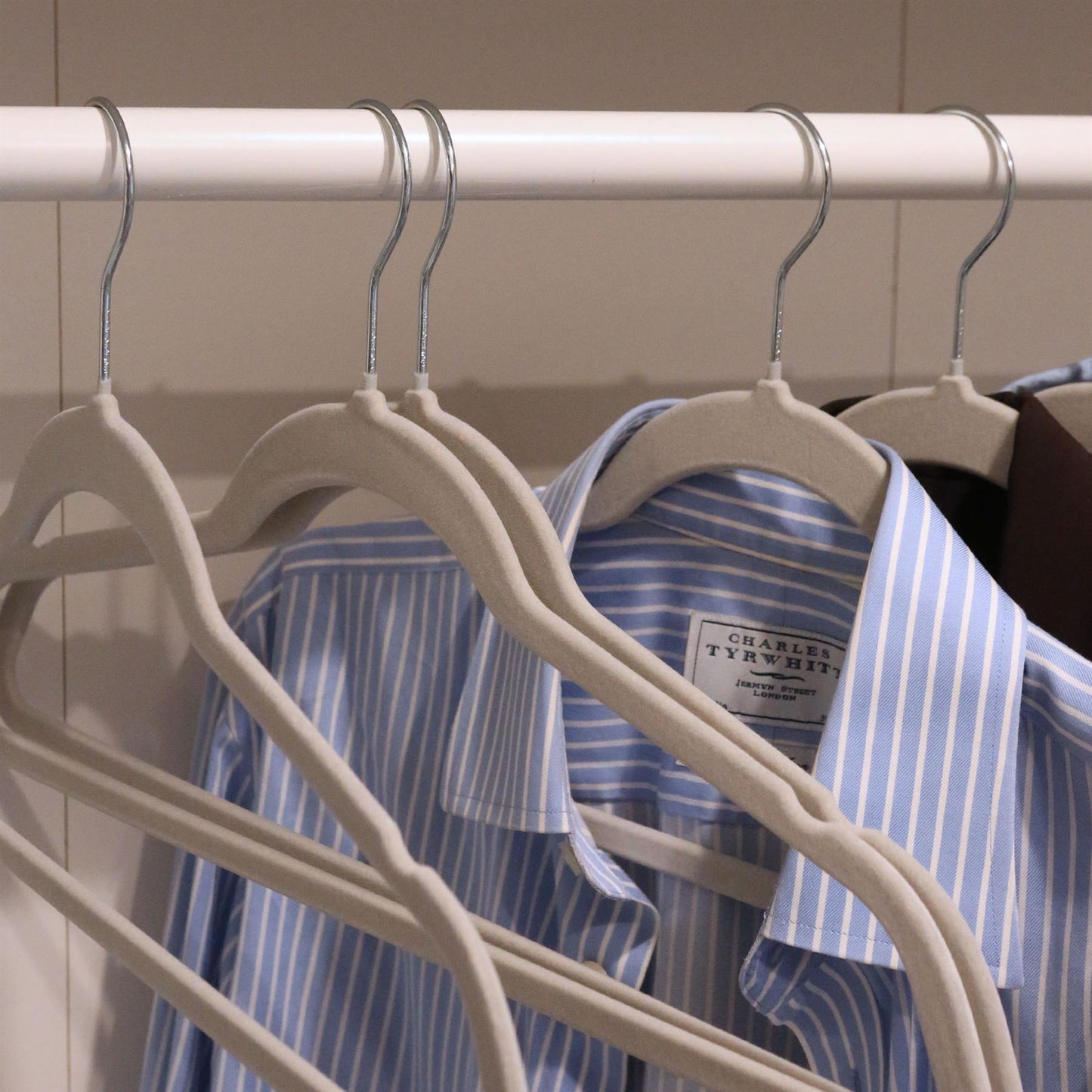 Non-Slip Velvet Hangers - 45cm - Pack of 25