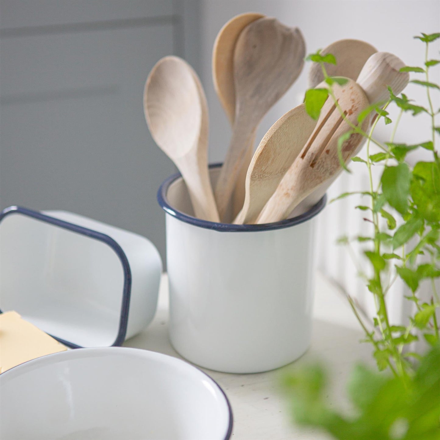 15.5cm White Enamel Utensil Holder