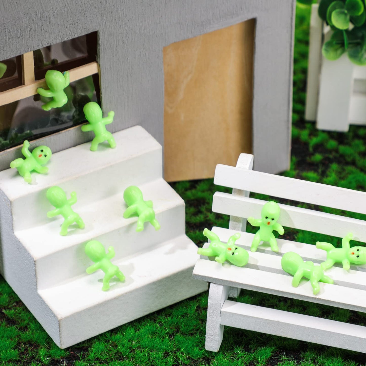 Chalyna 150 Pcs Mini Resin Baby Dolls – 0.7 x 0.6 in Tiny DIY Figures for Dollhouses, Terrariums & Crafts