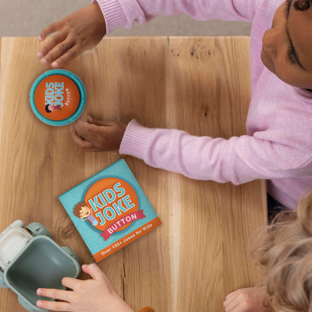 Charlie's Treasures Kids Joke Button – 100+ Silly Jokes for Family Fun