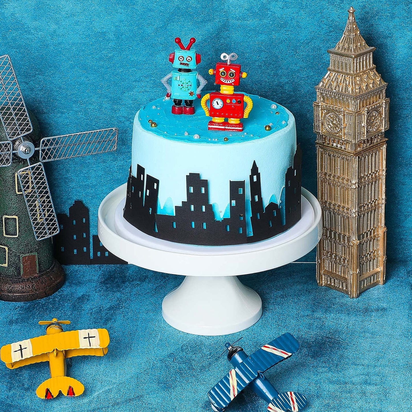 Chinco 4-Piece Hero City Cake Border Decoration — Black Skyscraper Topper
